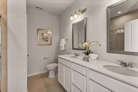 Bath - 2893 Briargate Dr, Lindenhurst, IL 60046 photo 1 of 1