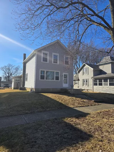 112 N Mason Ave, Amboy, IL 61310