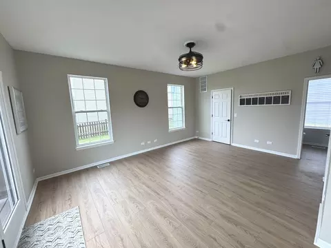 1913 Carrier Cir, Plainfield, IL 60586 photo 5