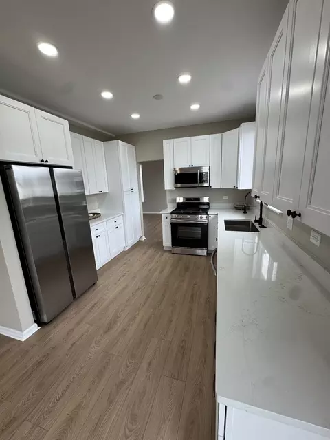 1913 Carrier Cir, Plainfield, IL 60586 photo 4