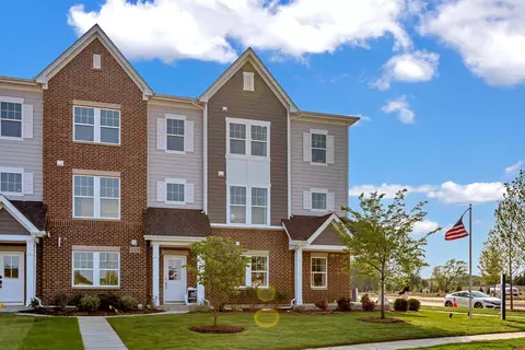 157 Yorktown Ct, Libertyville, IL 60048