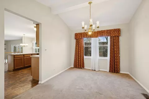 1005 Honeysuckle Dr, Wheeling, IL 60090 photo 4
