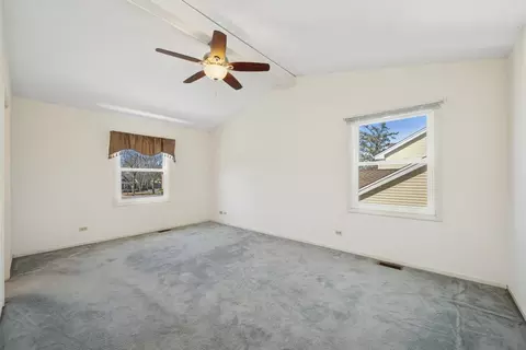 1005 Honeysuckle Dr, Wheeling, IL 60090 photo 11