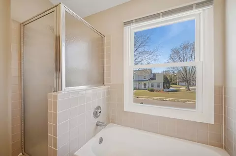 1005 Honeysuckle Dr, Wheeling, IL 60090 photo 13