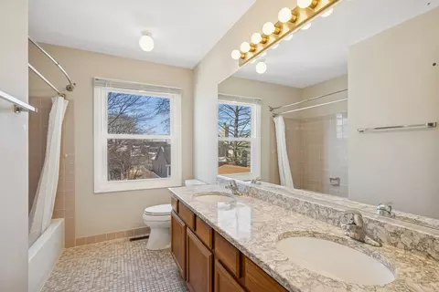 1005 Honeysuckle Dr, Wheeling, IL 60090 photo 16