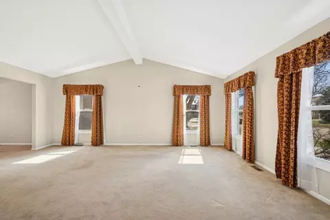 1005 Honeysuckle Dr, Wheeling, IL 60090 photo 2