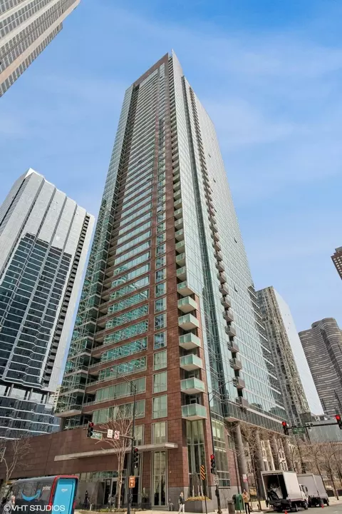 505 N Mcclurg Ct #1004, Chicago, IL 60611