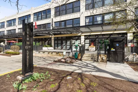 1110 W 15th St #219, Chicago, IL 60608