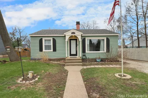 3009 Mourine Ln, Mchenry, IL 60051