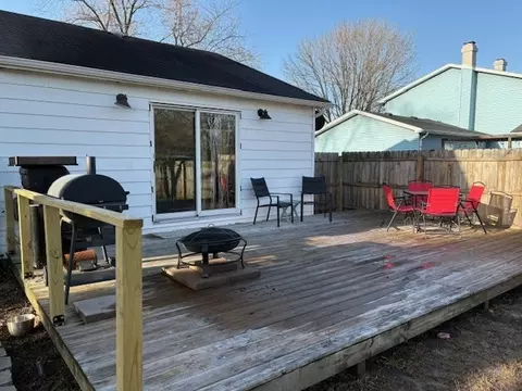 Exterior - 712 E Grant St, Watseka, IL 60970 photo 3 of 4