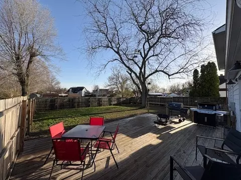 Exterior - 712 E Grant St, Watseka, IL 60970 photo 4 of 4