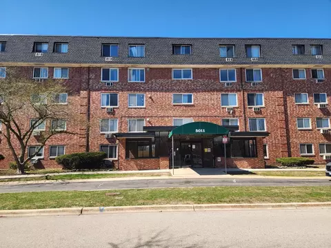 5011 S Valley Ln #409, Streamwood, IL 60107