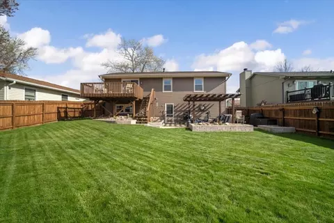 Exterior - 6 Ivey Ct, Bloomington, IL 61701 photo 7 of 10