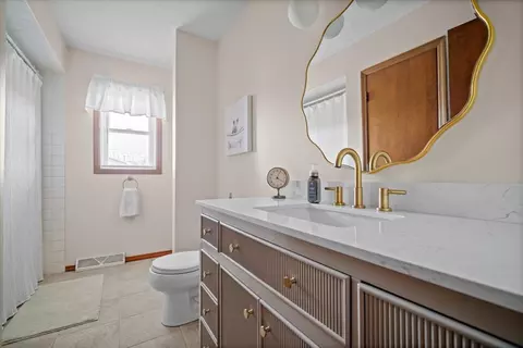 Bath - 6 Ivey Ct, Bloomington, IL 61701 photo 1 of 1