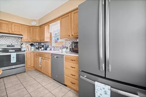 Kitchen - 6 Ivey Ct, Bloomington, IL 61701 photo 4 of 4