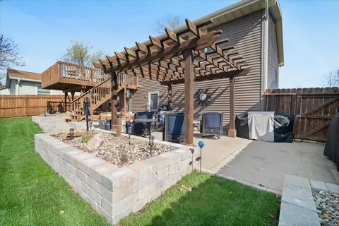 Exterior - 6 Ivey Ct, Bloomington, IL 61701 photo 5 of 10