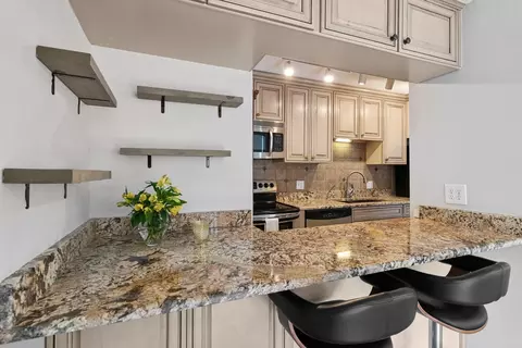 Kitchen - 71 E Division St #702, Chicago, IL 60610 photo 1 of 2