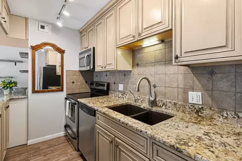Kitchen - 71 E Division St #702, Chicago, IL 60610 photo 2 of 2