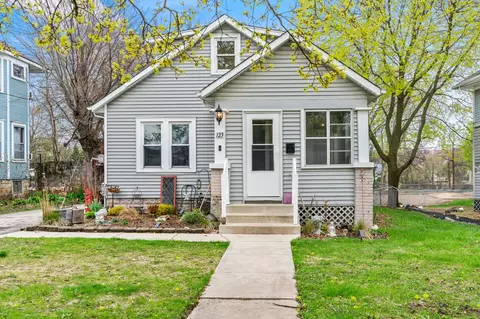 123 W York Ave, West Chicago, IL 60185