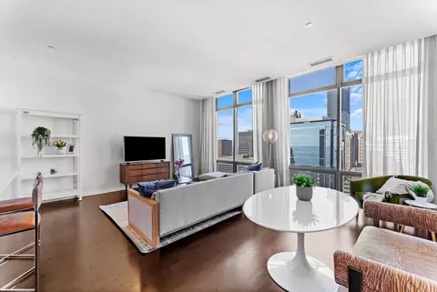 Living - 65 E Monroe St #4122, Chicago, IL 60603 photo 2 of 3