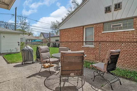 17531 Burnham Ave, Lansing, IL 60438 photo 17