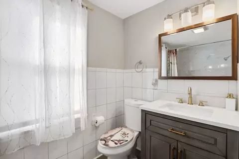 Bath - 29 N Ashbel Ave, Hillside, IL 60162 photo 1 of 2
