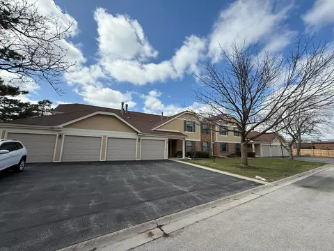732 Elmwood Ln #A1, Wheeling, IL 60090