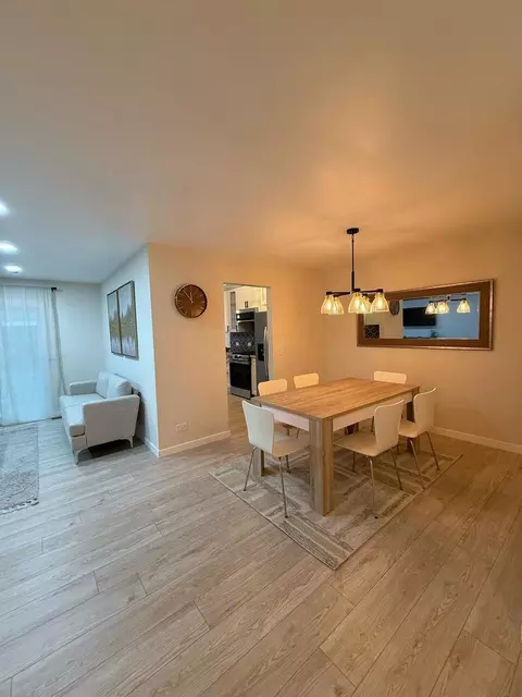 Dining - 732 Elmwood Ln #A1, Wheeling, IL 60090 photo 1 of 3