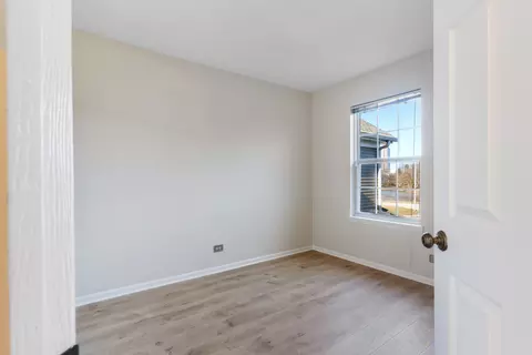 Bedroom - 366 E Haver Hill Ct, Itasca, IL 60143 photo 1 of 2