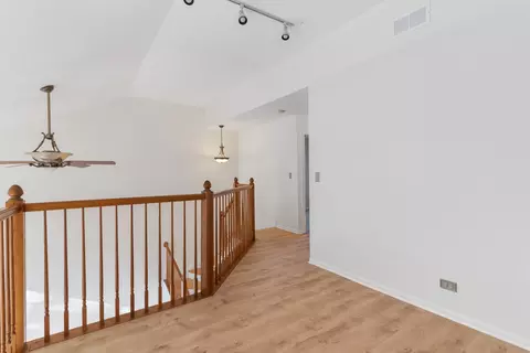 Entry Way - 366 E Haver Hill Ct, Itasca, IL 60143 photo 1 of 2