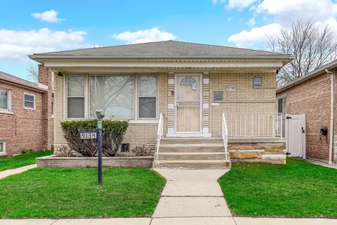 9134 S Marquette Ave, Chicago, IL 60617