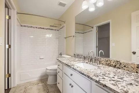 Bath - 14041 S Emerald Ct, Plainfield, IL 60544 photo 1 of 2