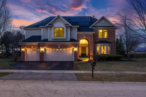 26100 W Chatham Dr, Plainfield, IL 60585