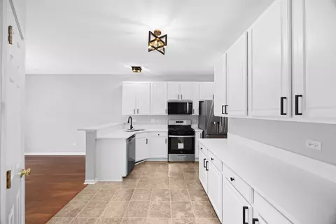 17519 S Gilbert Dr, Lockport, IL 60441 photo 4