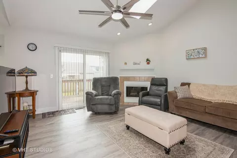Other - 1501 Arbor Ln, Elgin, IL 60123 photo 2 of 8