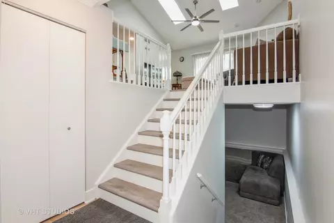Entry Way - 1501 Arbor Ln, Elgin, IL 60123 photo 1 of 1