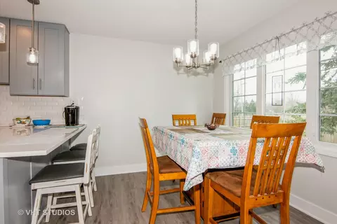 Dining - 1501 Arbor Ln, Elgin, IL 60123 photo 1 of 1