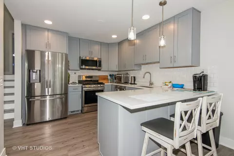 Kitchen - 1501 Arbor Ln, Elgin, IL 60123 photo 1 of 3