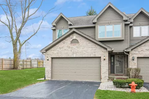 Exterior - 1501 Arbor Ln, Elgin, IL 60123 photo 3 of 6