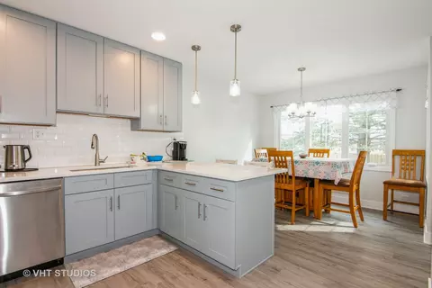 Kitchen - 1501 Arbor Ln, Elgin, IL 60123 photo 3 of 3