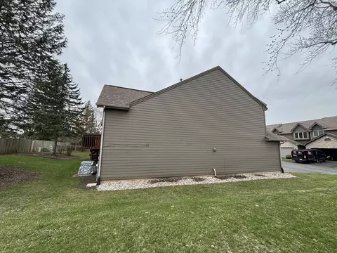 Exterior - 1501 Arbor Ln, Elgin, IL 60123 photo 6 of 6