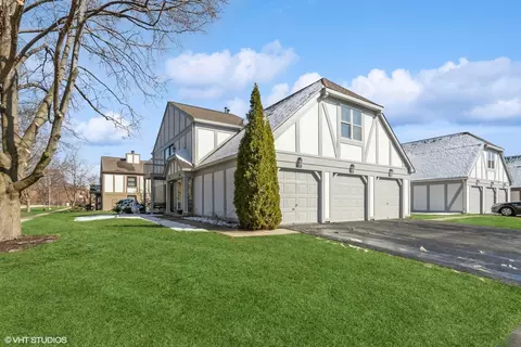 7303 Baybury Rd, Downers Grove, IL 60516