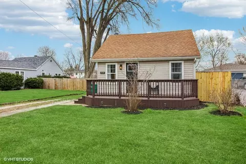 208 SW Circle Dr, Joliet, IL 60432
