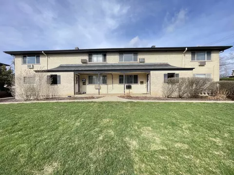 235 E Palatine Rd #2B, Palatine, IL 60067