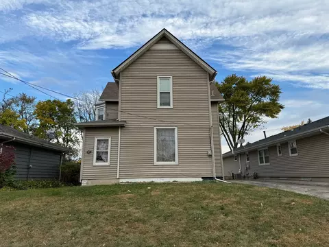 117 E State St, North Aurora, IL 60542