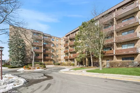 720 Wellington Ave #516, Elk Grove Village, IL 60007