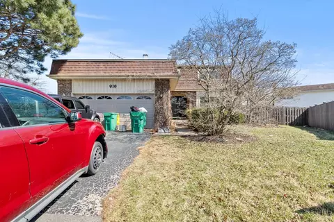 Other - 919 Tanglewood Dr, Wheeling, IL 60090 photo 2 of 7