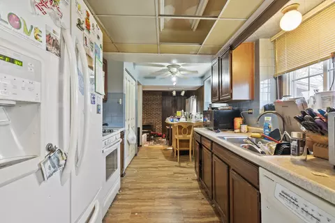 Kitchen - 919 Tanglewood Dr, Wheeling, IL 60090 photo 1 of 3