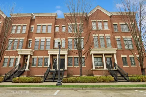 187 S Grove Ave #187, Elgin, IL 60120