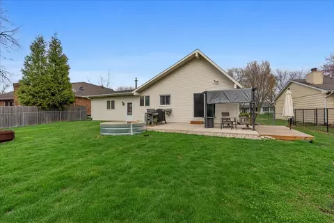 40 Kenfield Cir, Bloomington, IL 61704 photo 35